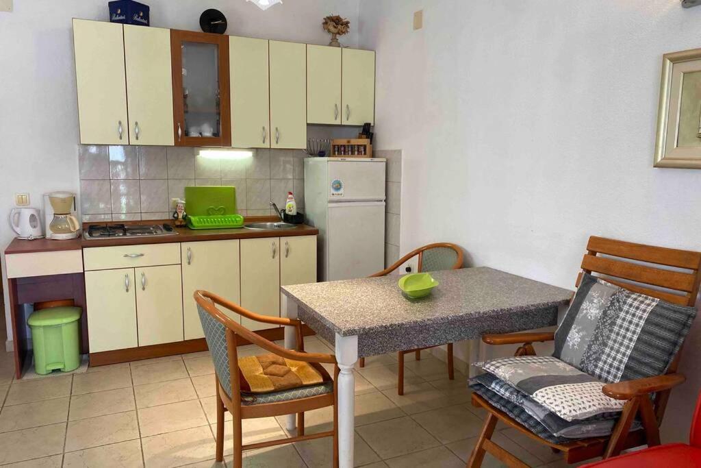 Апартаменты Apartman Toma Слатине Экстерьер фото