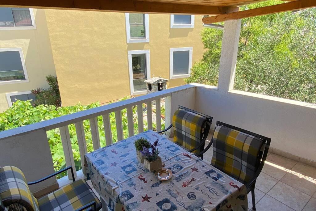 Апартаменты Apartman Toma Слатине Экстерьер фото